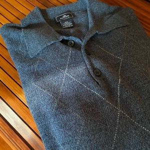 Men’s acrylic sweater.